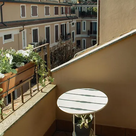 Lodovica Milano-metro M4-navigli-bocconi Milan