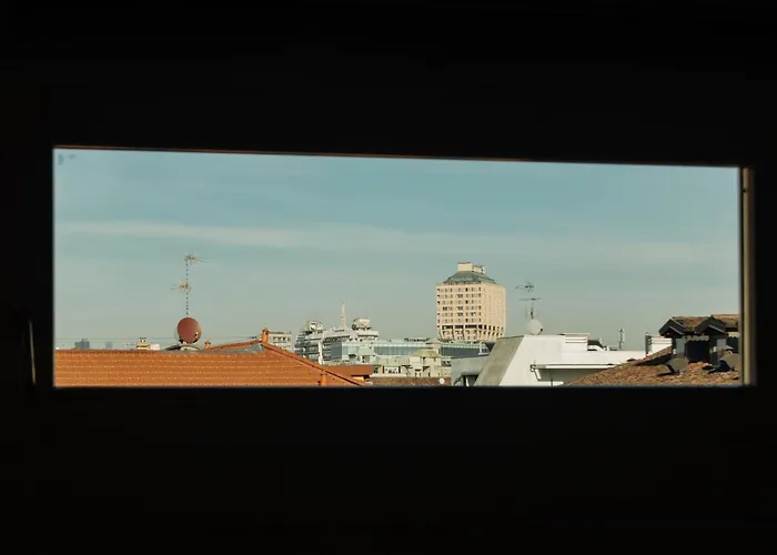 Lodovica Milano-metro M4-navigli-bocconi * 밀라노
